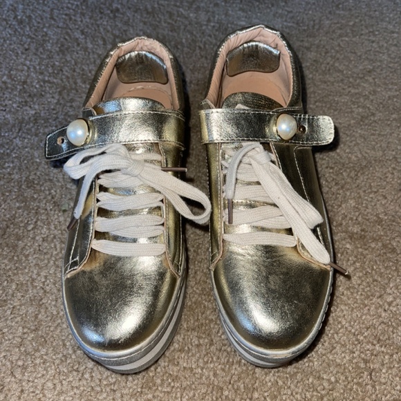 Ladies metallic wedge platform sneakers with pearl accent - Picture 6 of 10